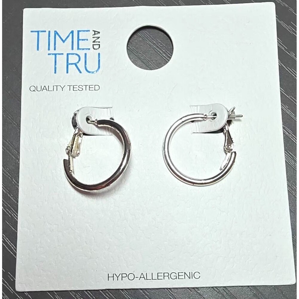 • New Time and Tru Sliver Tone Basketweave Hoop Hypoallergenic Metal Earrings